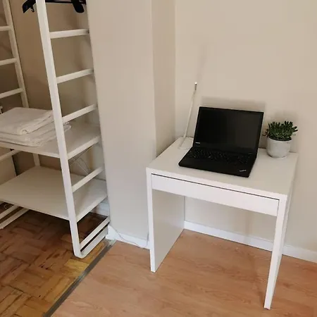 Double Bedroom With Terrace In Estrela * Lisboa